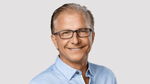 Greg “Joz” Joswiak，全球营销高级副总裁