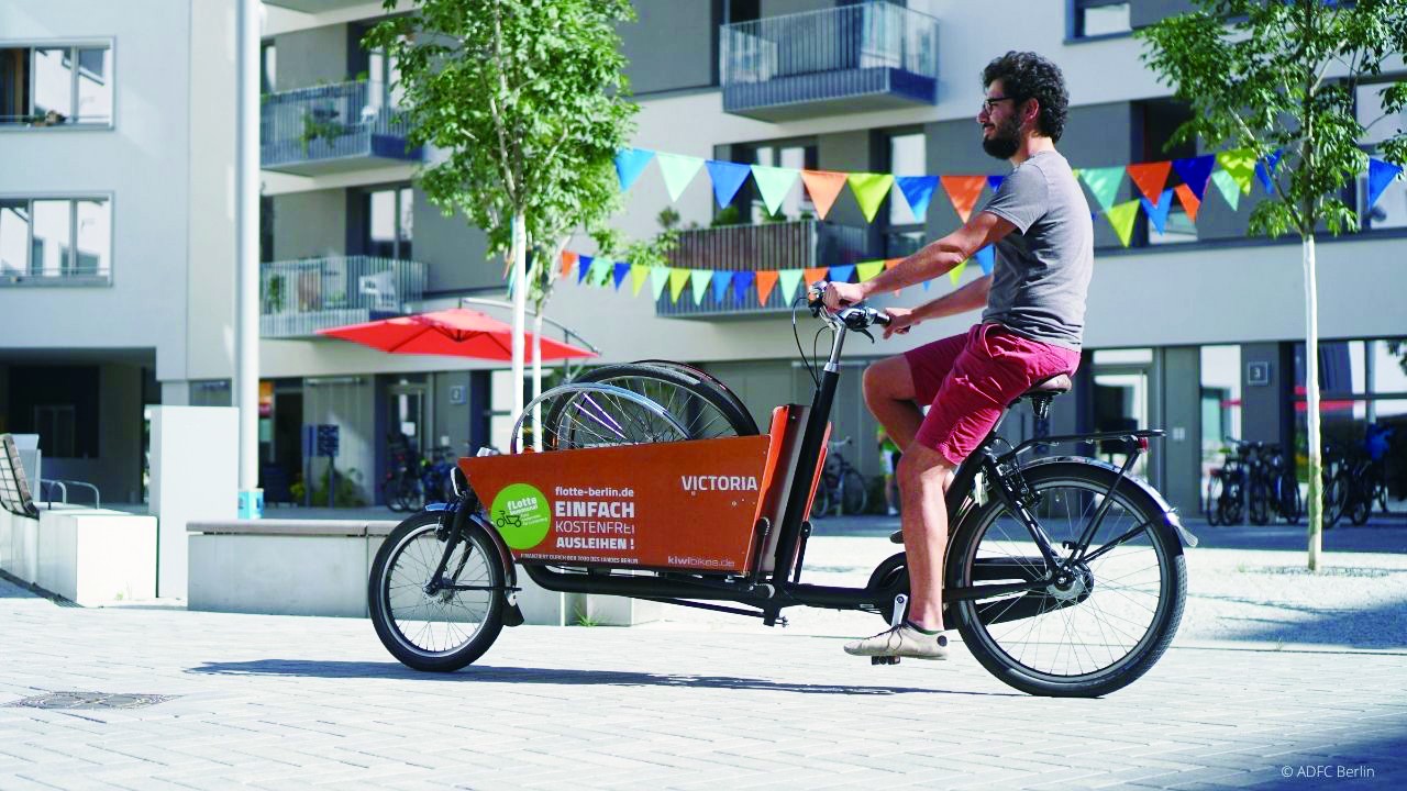 王  娟】初到德国时,笔者第一次看到把大型车斗装在车把前方的自行车